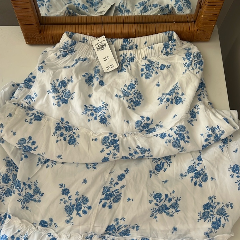 Beautiful tiered cottagecore maxi skirt. Sooooo soft and flattering